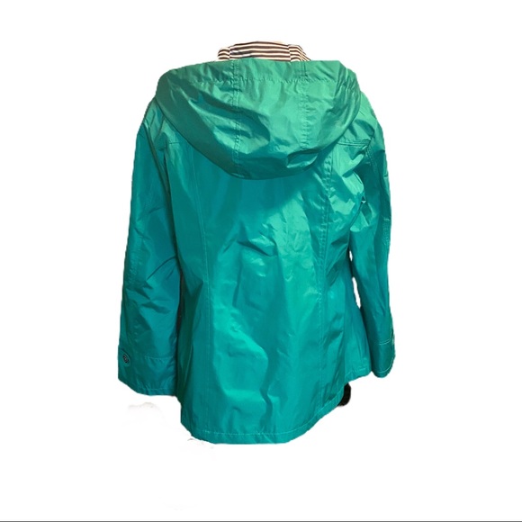 S U S A N  G R A V E R Raincoat with Hood - Picture 6 of 16